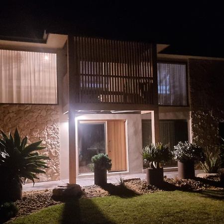 Sunsets On Martyrs Coastal Luxury Beach House Peterborough Eksteriør bilde