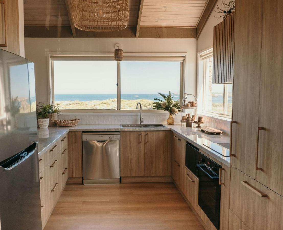 Sunsets On Martyrs Coastal Luxury Beach House Peterborough Eksteriør bilde