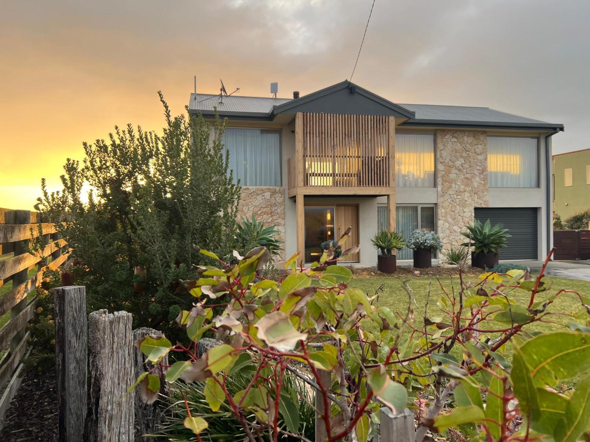 Sunsets On Martyrs Coastal Luxury Beach House Peterborough Eksteriør bilde